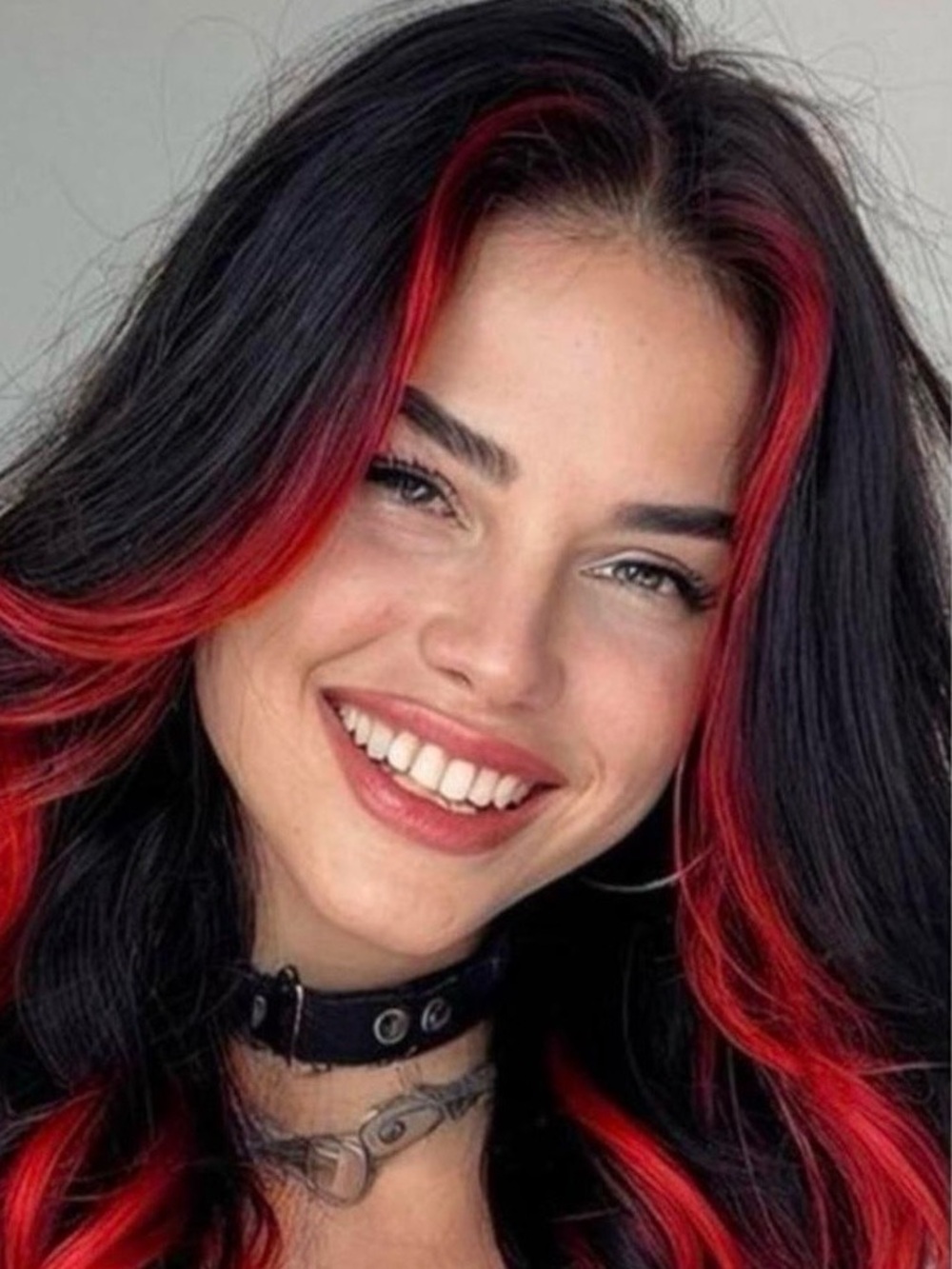 💞 New 6 Pack of 22” Red Synthetic Clip In Hair Extensions